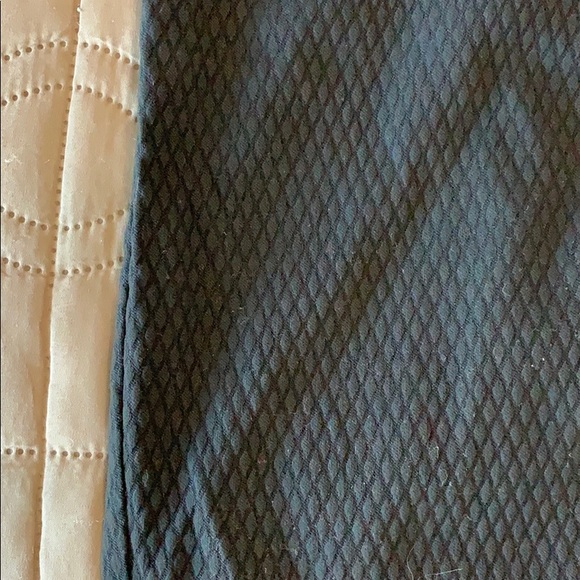 Fitted work skirt - Picture 2 of 3